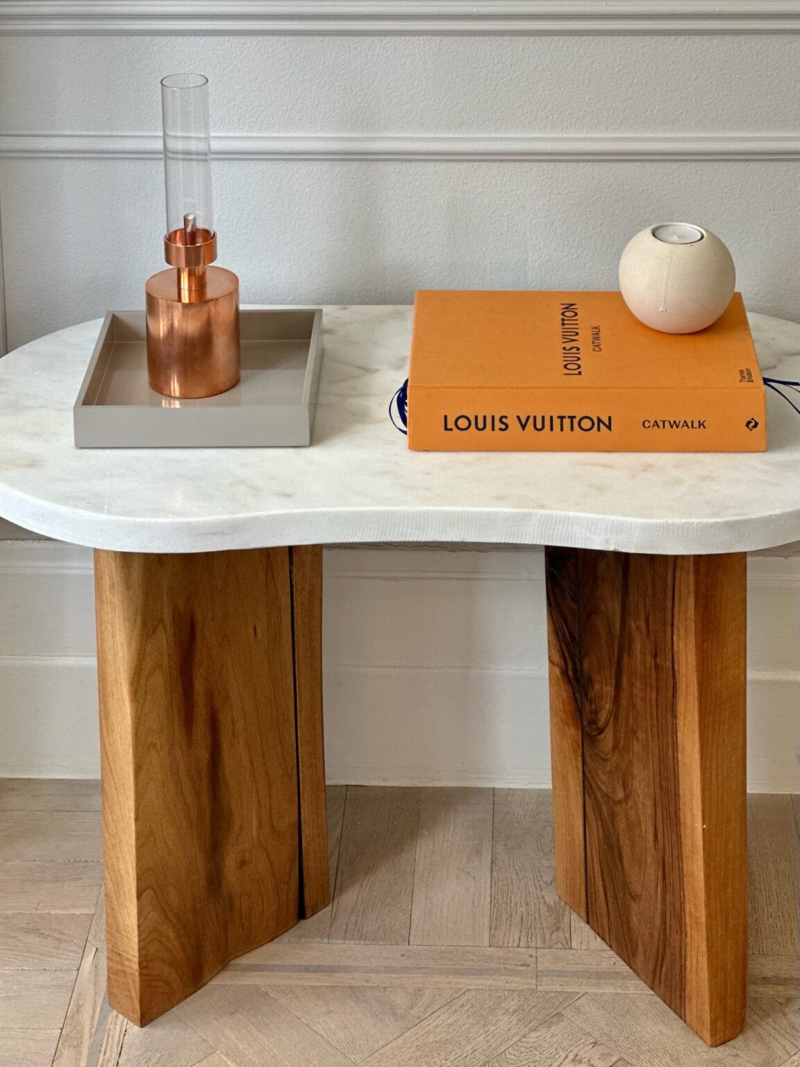 JOLI Stone hittar du unika bord av återbruksmaterial